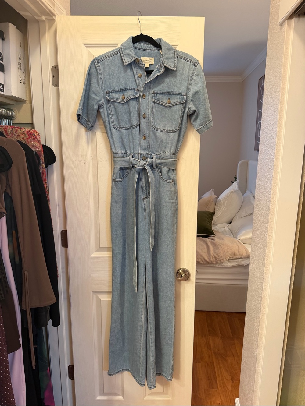 Universal Thread Light Blue Denim Short-Sleeve Jumpsuit with Tie Waist